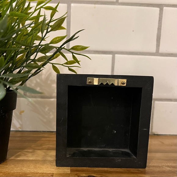 “FOLLOW YOUR HEART” Home Decor - Picture 4 of 4